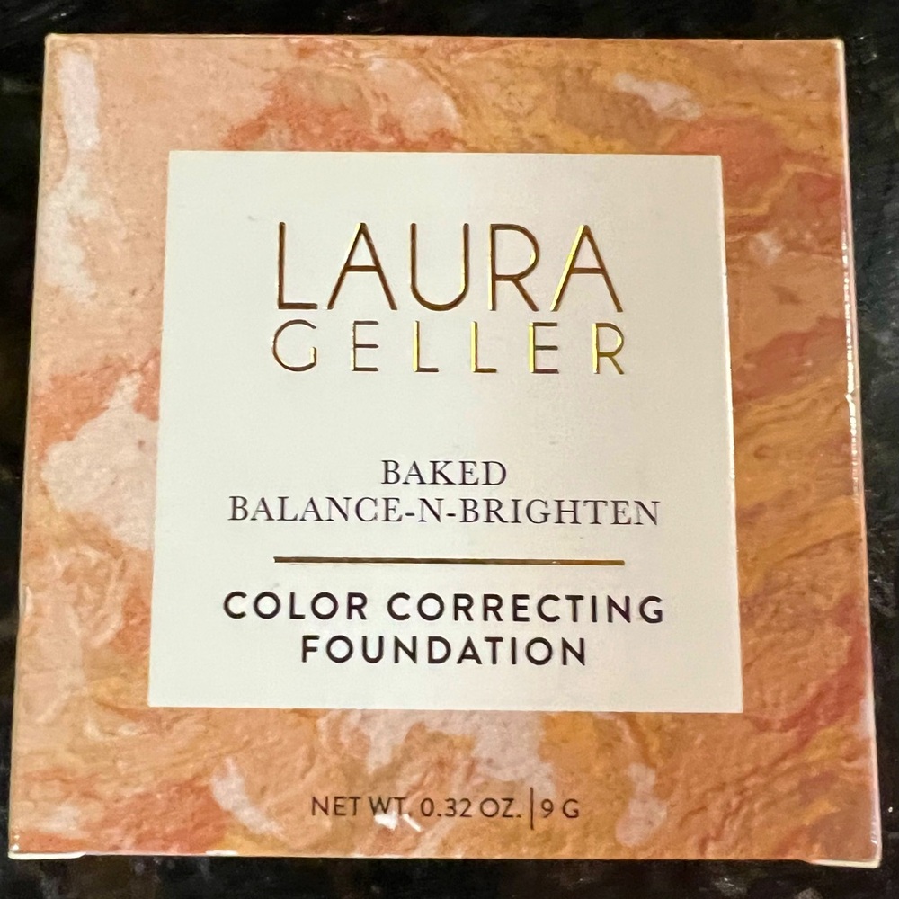 Laura Geller Baked Balance-N-Brighten Color Correcting Foundation Light